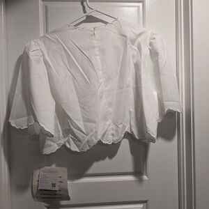 NWT Chicwish Scalloped Edge Crop Top in White